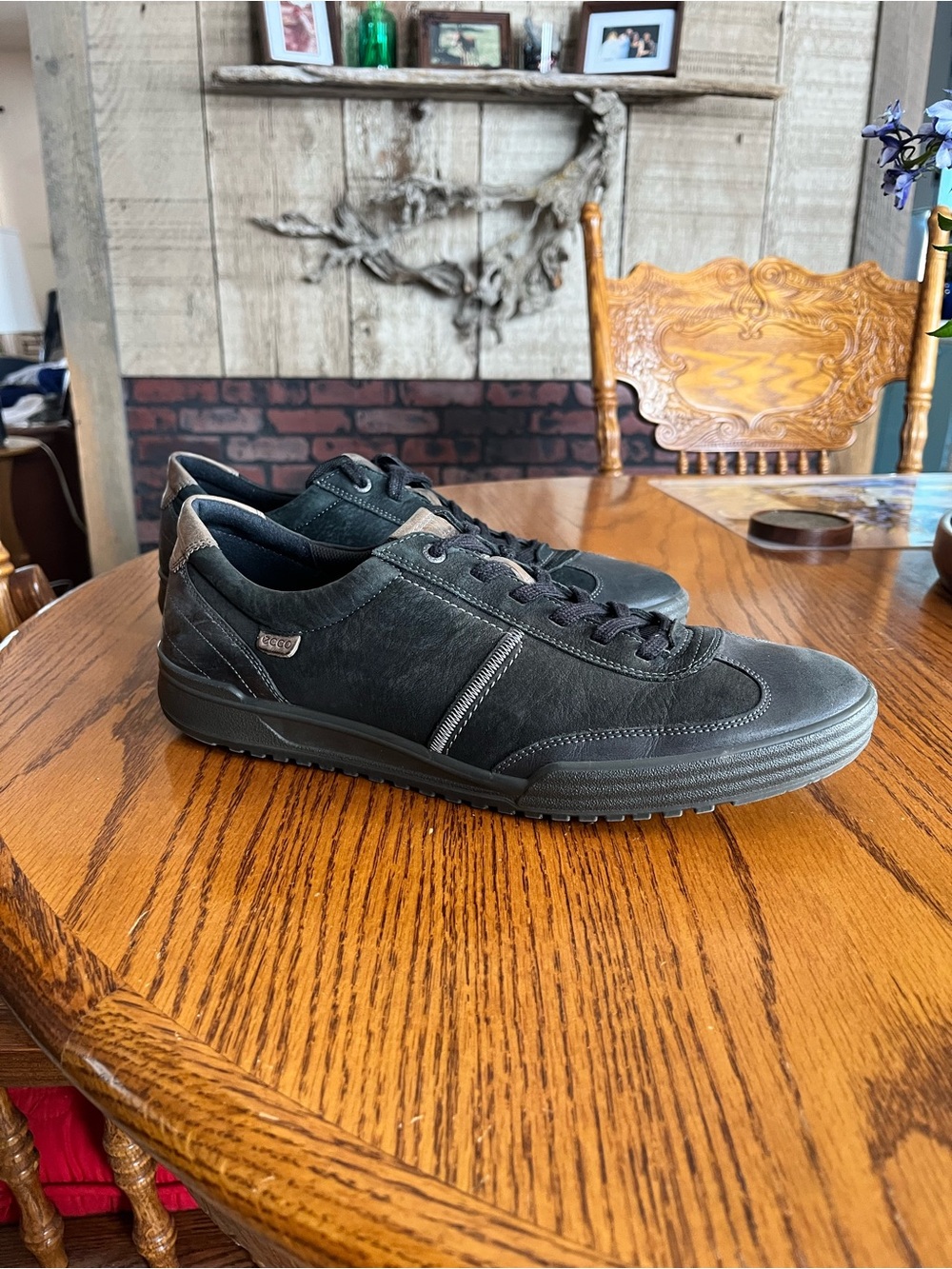 Men's Ecco Casual Black Lace-Up Sneakers